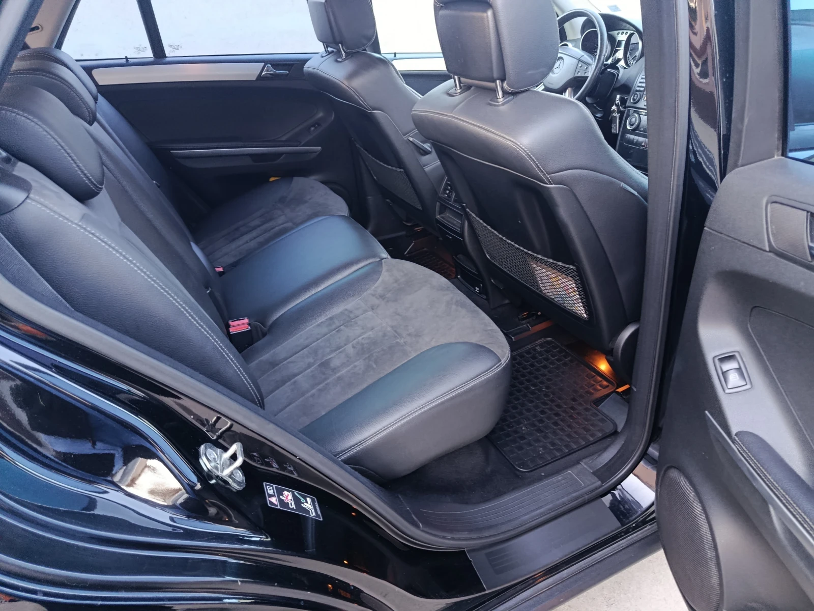 Mercedes-Benz ML 320, снимка 13 - Автомобили и джипове - 53801371