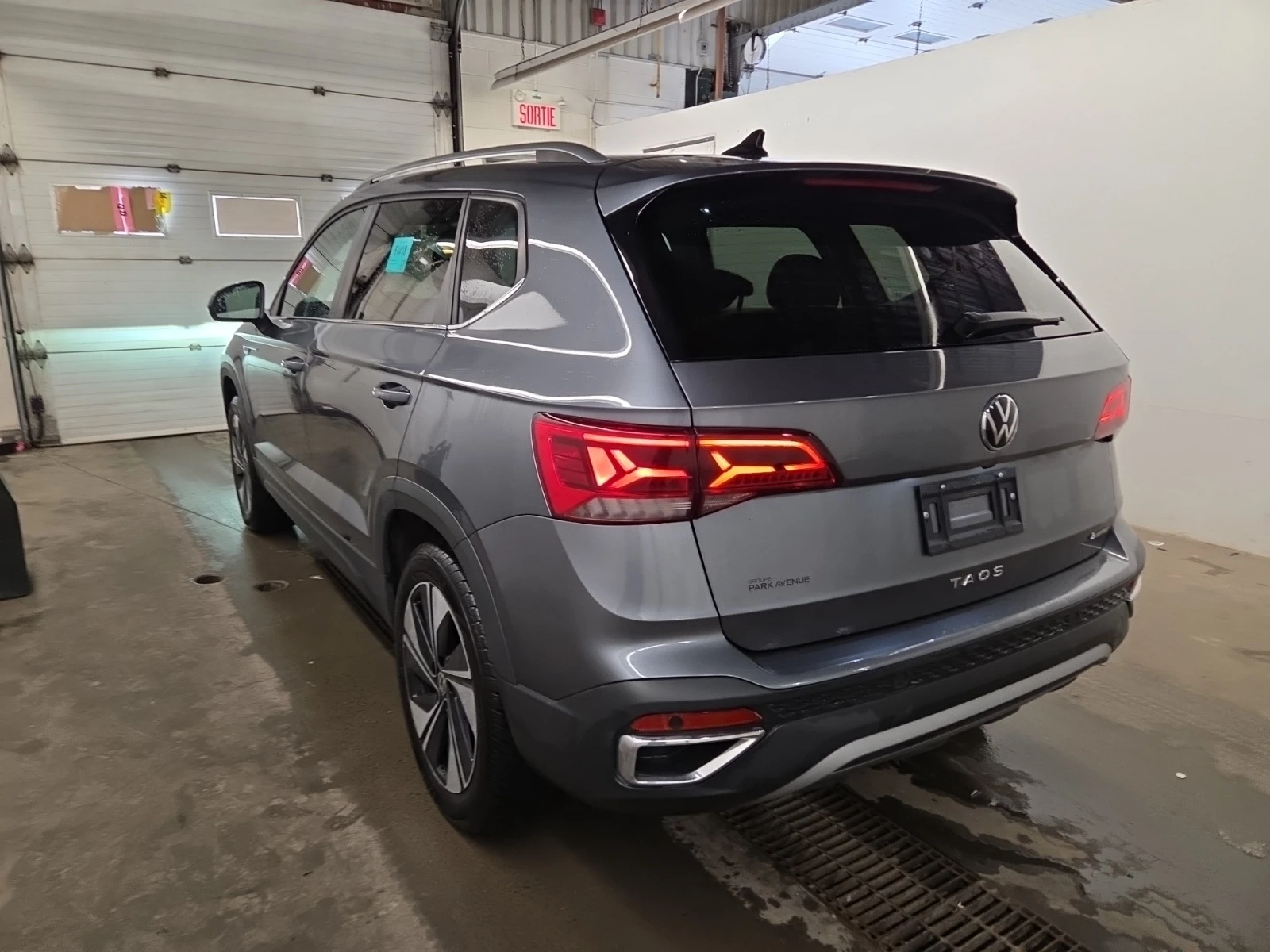 VW Taos HIGHLINE * * CARFAX * * АВТО КРЕДИТ * * , снимка 4 - Автомобили и джипове - 54611604
