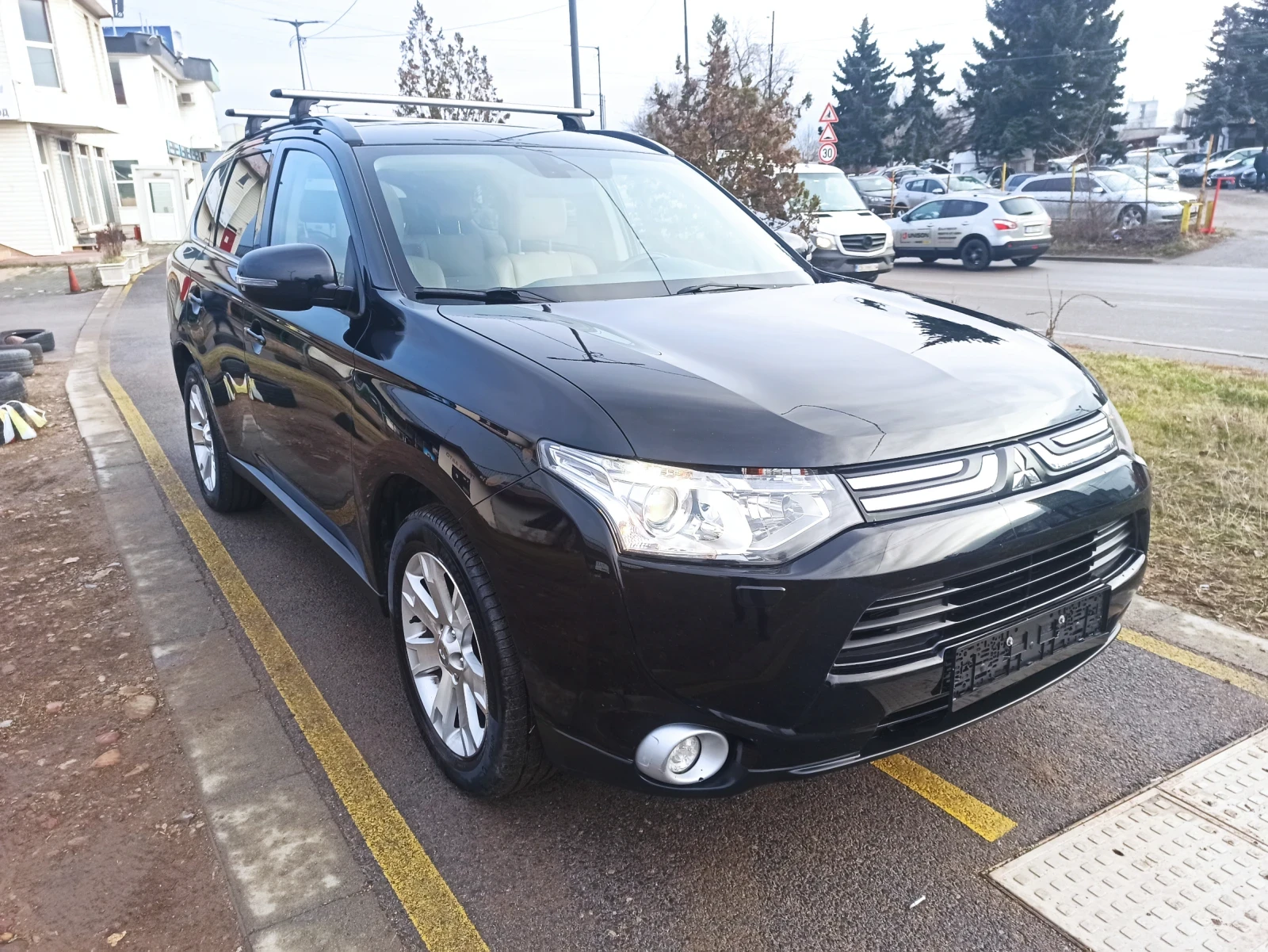 Mitsubishi Outlander KEYLESS, NAVI, KAMERA, PANORAMA , снимка 14 - Автомобили и джипове - 54692809