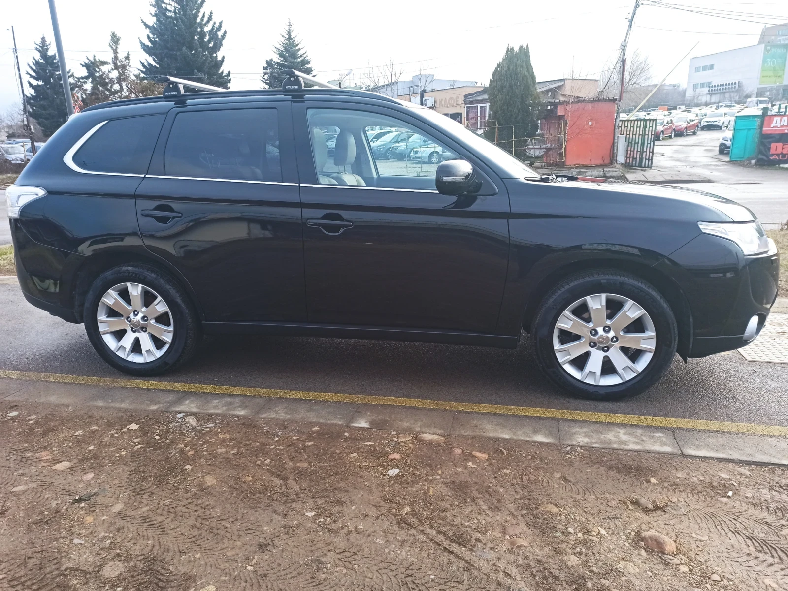 Mitsubishi Outlander KEYLESS, NAVI, KAMERA, PANORAMA , снимка 13 - Автомобили и джипове - 54692809