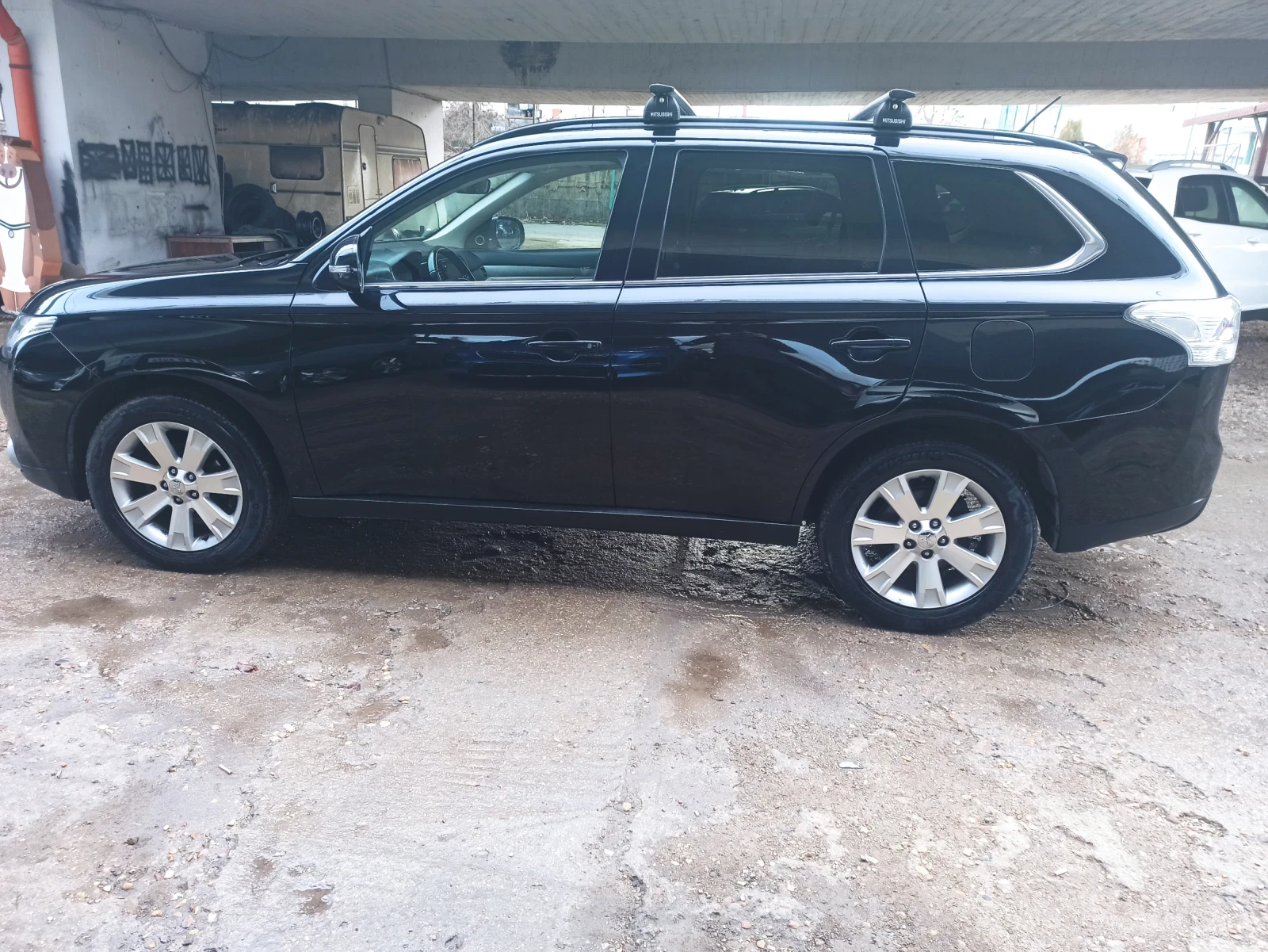 Mitsubishi Outlander KEYLESS, NAVI, KAMERA, PANORAMA , снимка 5 - Автомобили и джипове - 54692809