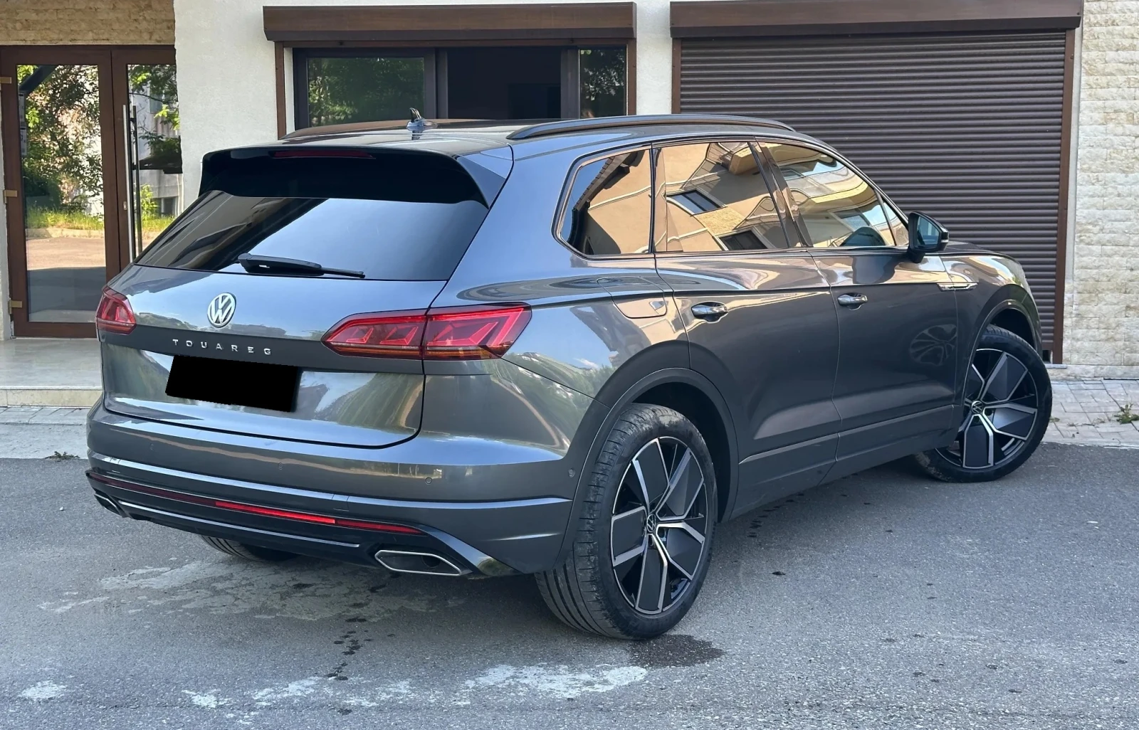 VW Touareg 3.0TDI R-Line 4Motion, снимка 2 - Автомобили и джипове - 55001519