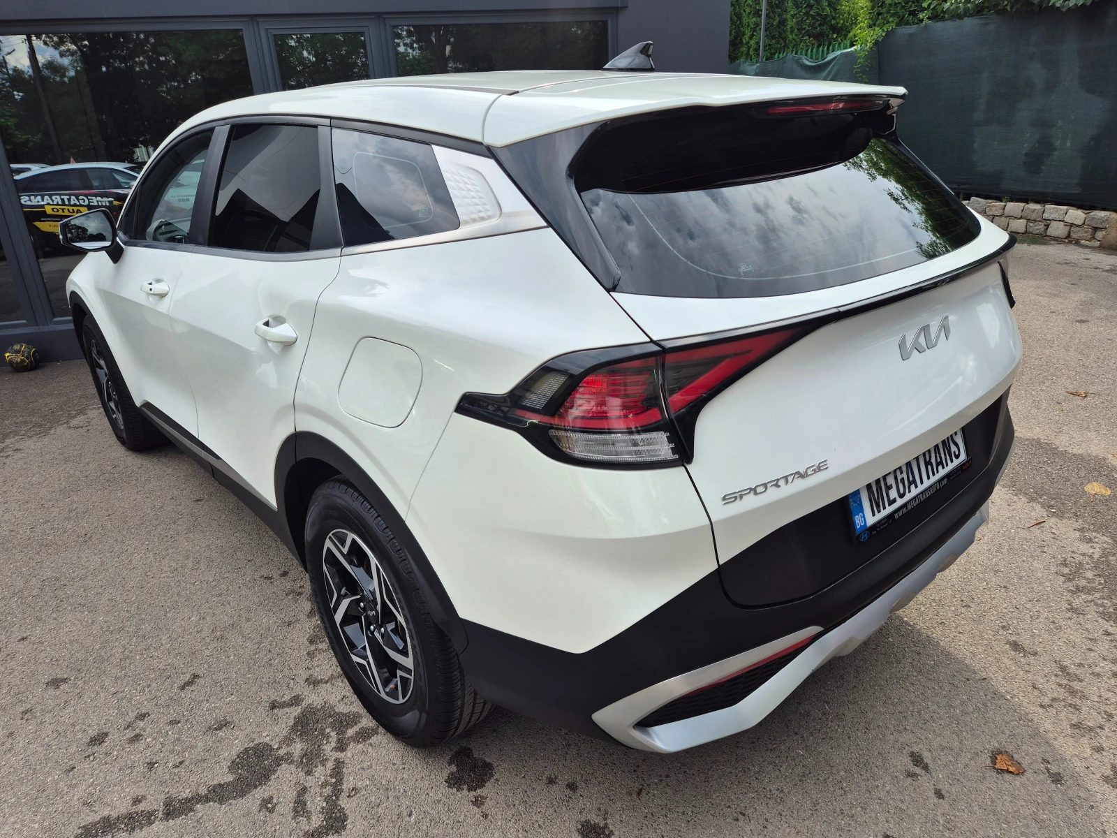 Kia Sportage 1.6 T 180 к.с. 4x2 наличен в БГ, снимка 4 - Автомобили и джипове - 55123016