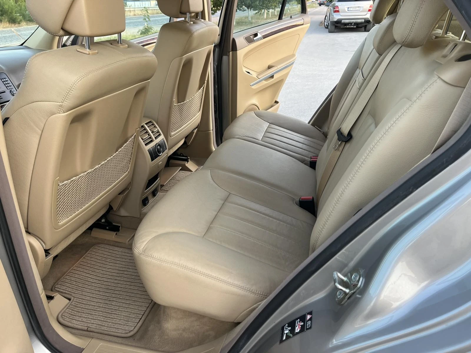 Mercedes-Benz ML 320 3.0CDI 224кс БЪРЗИ БАВНИ КОЖА ВНОС ИТАЛИЯ, снимка 9 - Автомобили и джипове - 55619031