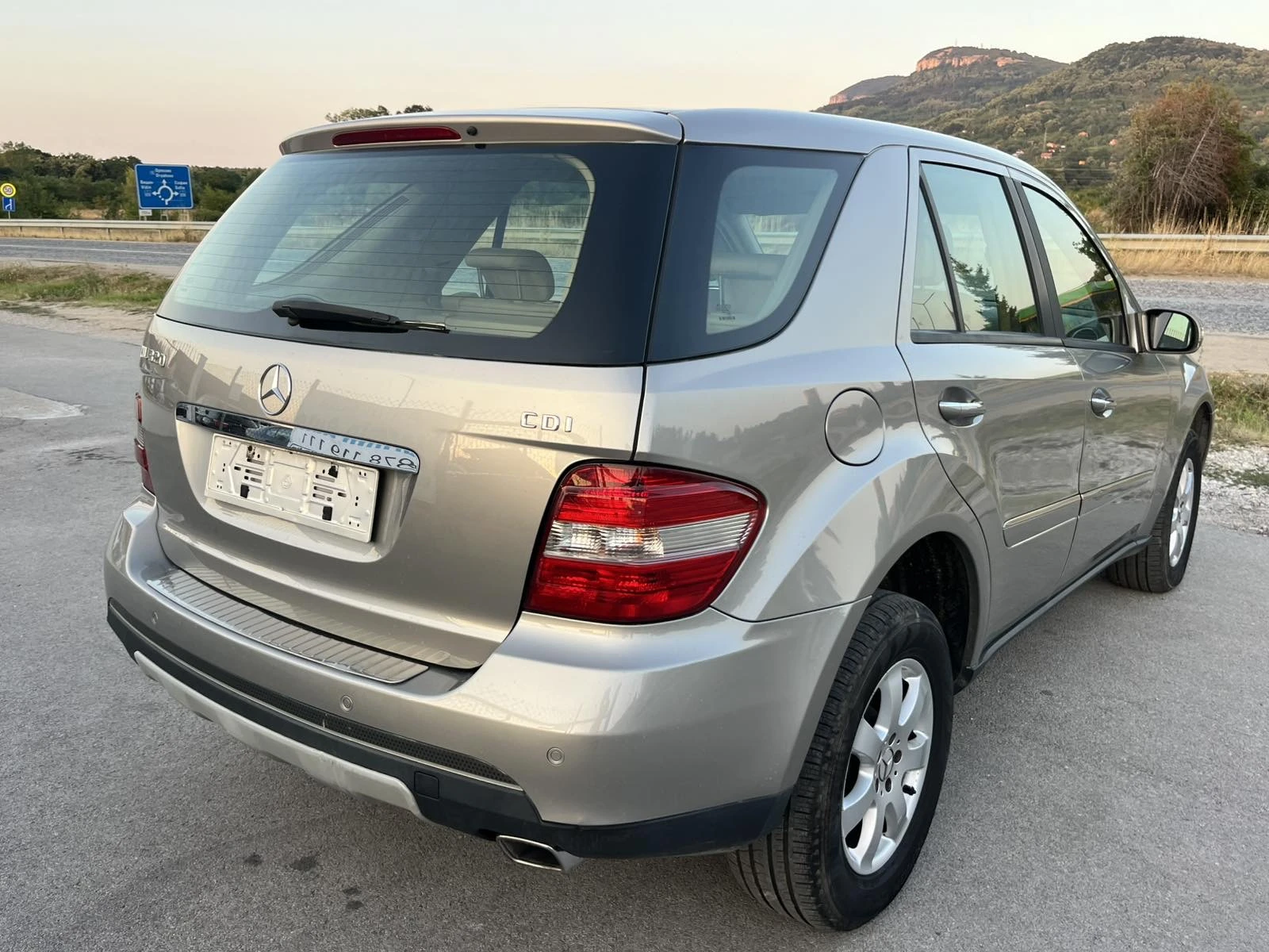 Mercedes-Benz ML 320 3.0CDI 224кс БЪРЗИ БАВНИ КОЖА ВНОС ИТАЛИЯ, снимка 4 - Автомобили и джипове - 55619031