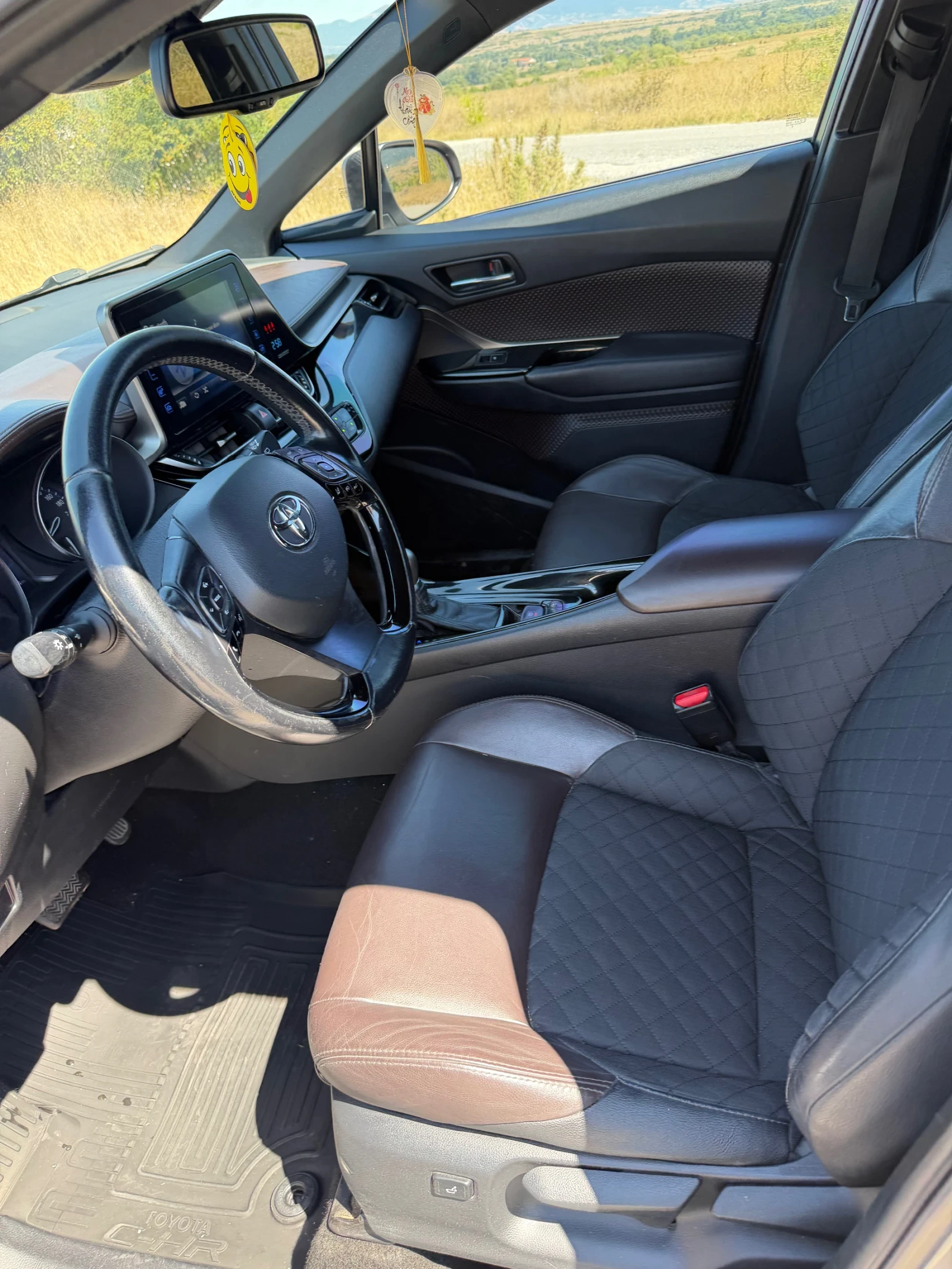 Toyota C-HR 1.8Hybrid, снимка 14 - Автомобили и джипове - 55679408