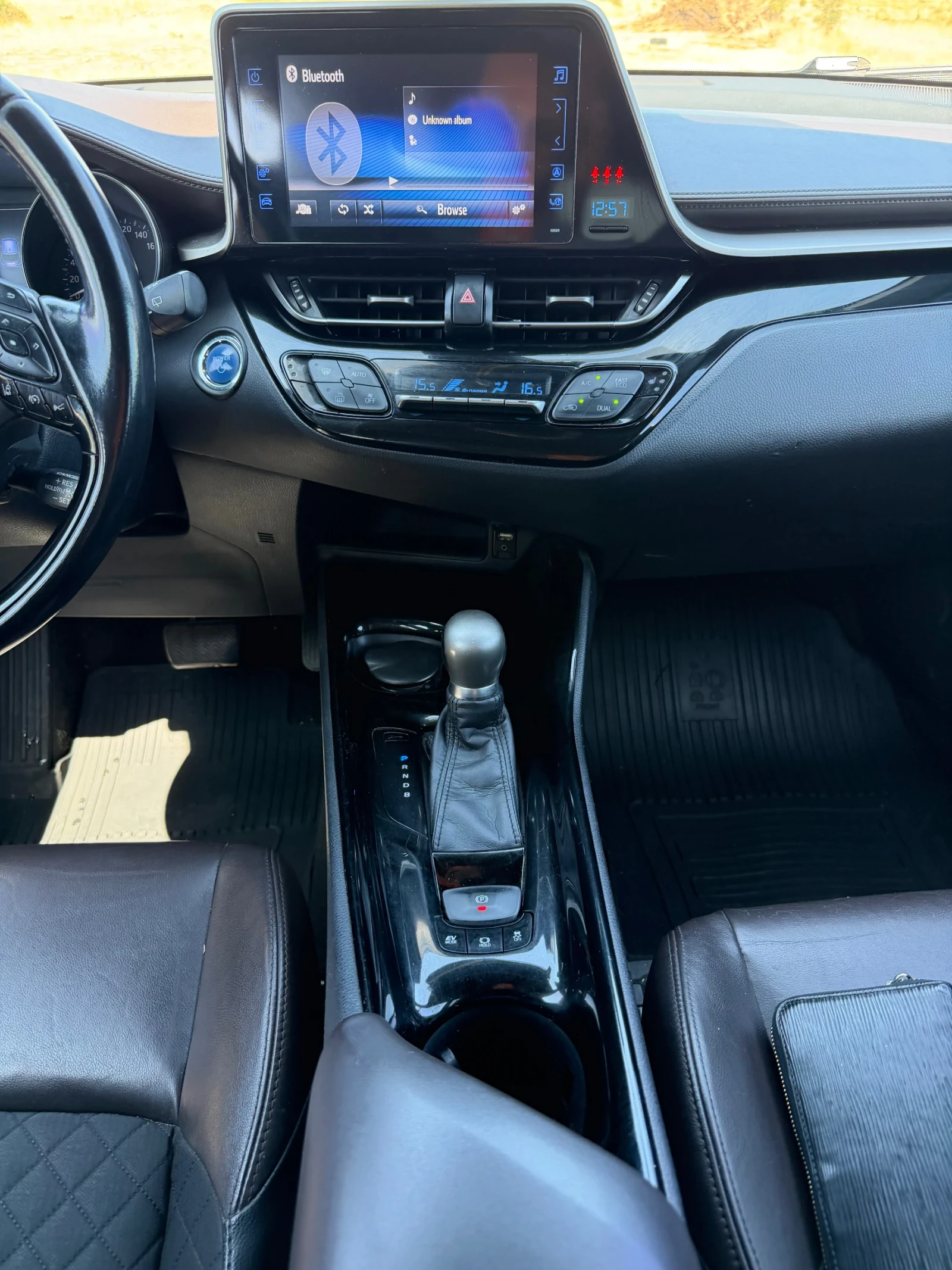 Toyota C-HR 1.8Hybrid, снимка 9 - Автомобили и джипове - 55679408