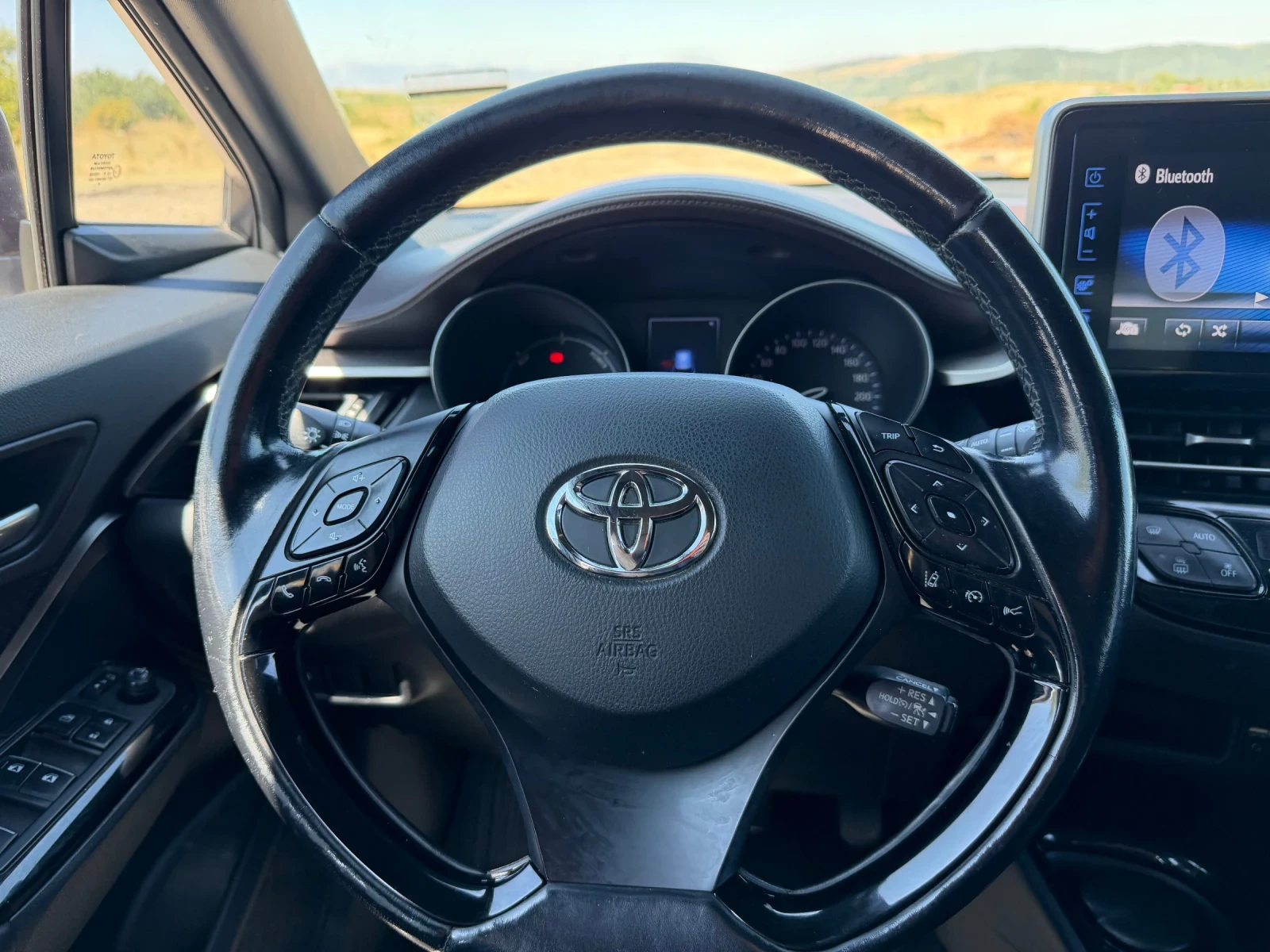 Toyota C-HR 1.8Hybrid, снимка 8 - Автомобили и джипове - 55679408
