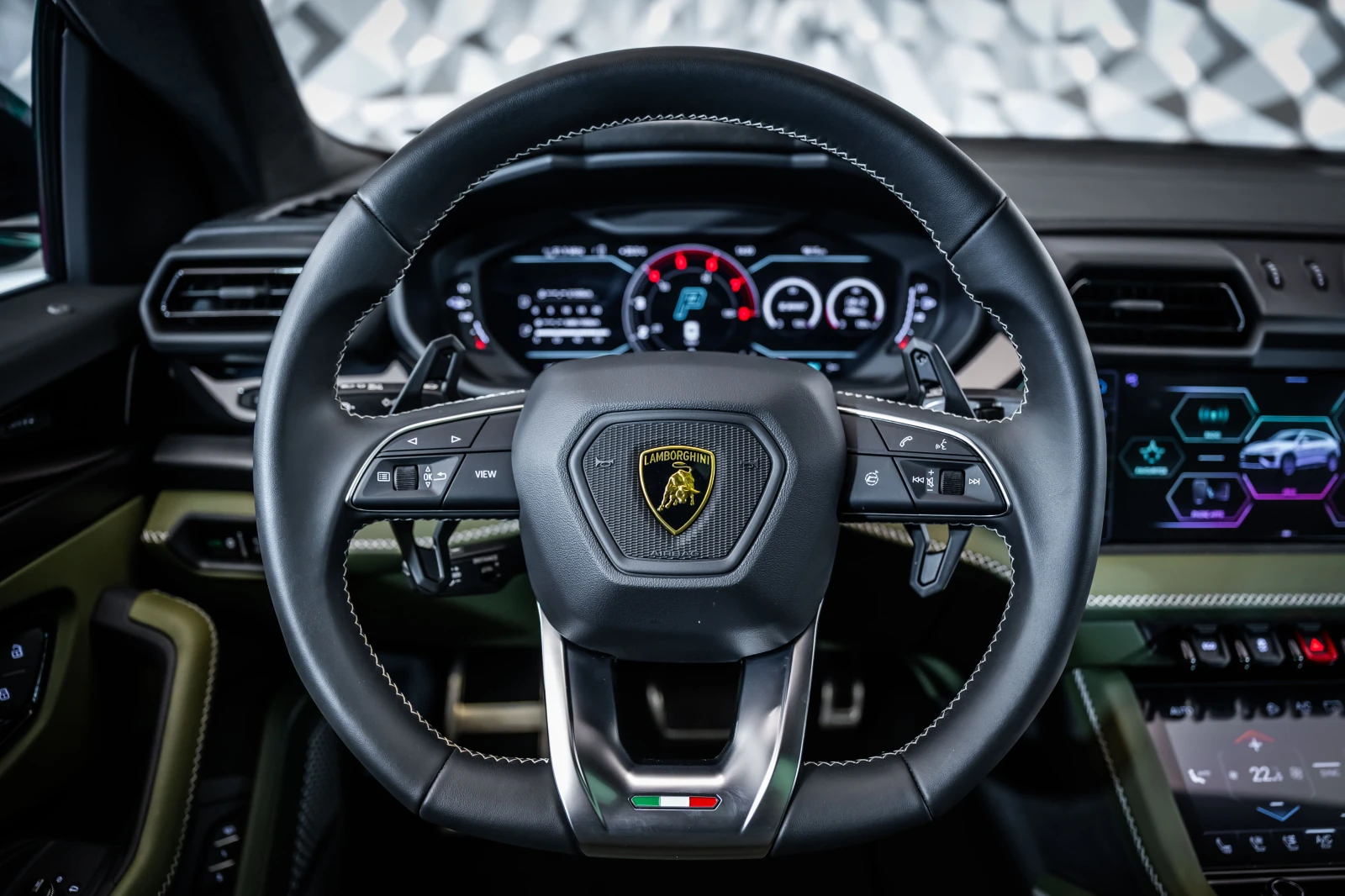 Lamborghini Urus SE B&O* Pano* 360, снимка 11 - Автомобили и джипове - 56194927