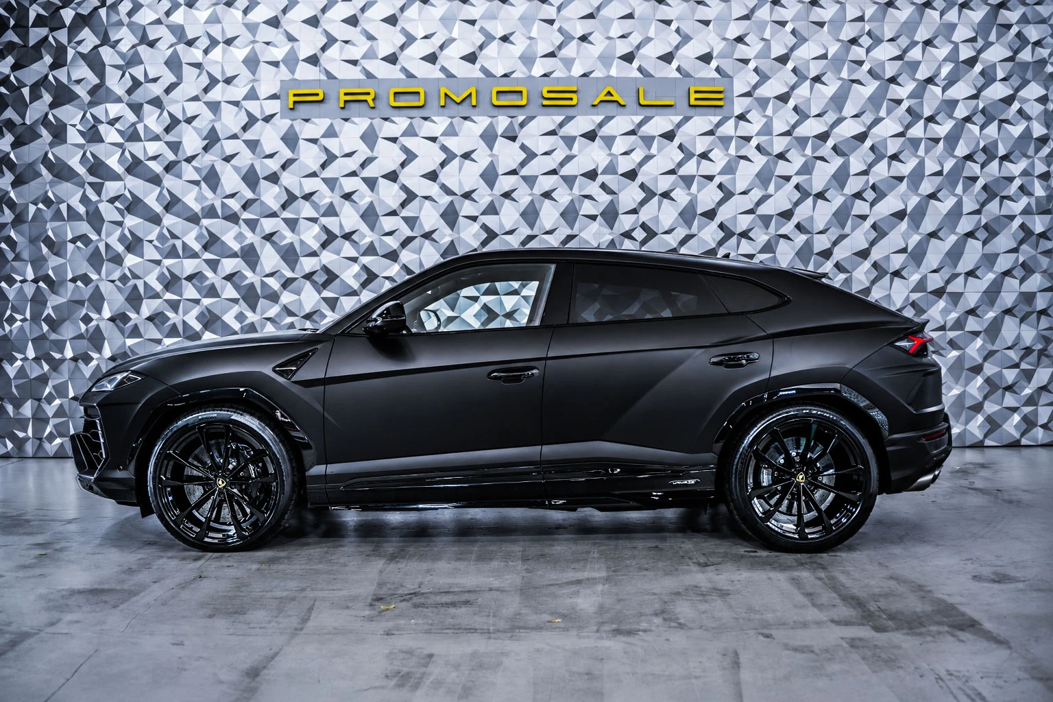 Lamborghini Urus SE B&O* Pano* 360, снимка 3 - Автомобили и джипове - 56194927