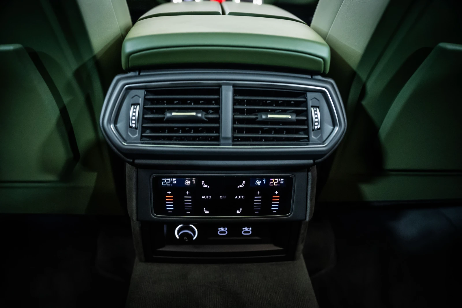 Lamborghini Urus SE B&O* Pano* 360, снимка 15 - Автомобили и джипове - 56194927