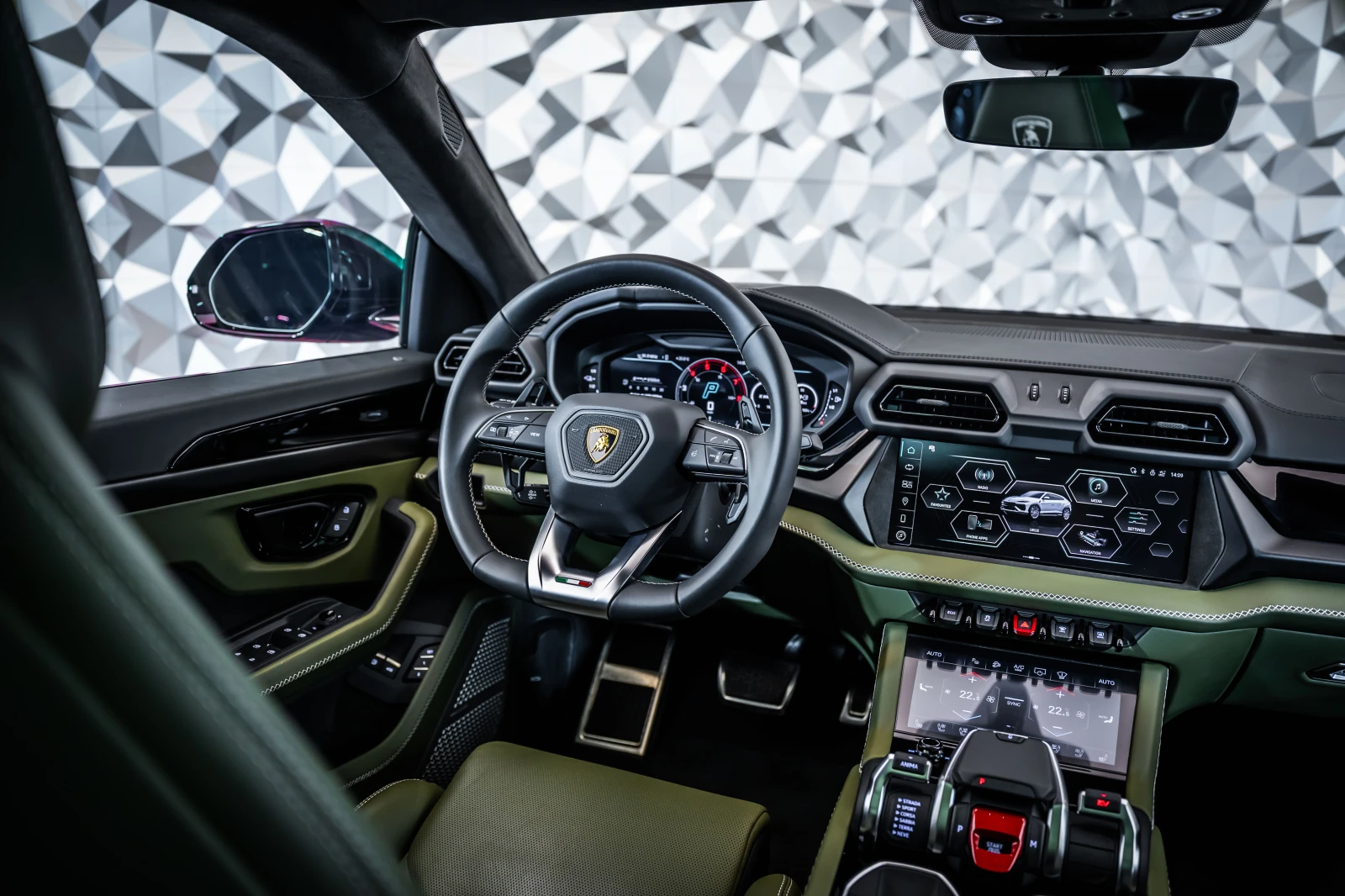 Lamborghini Urus SE B&O* Pano* 360, снимка 10 - Автомобили и джипове - 56194927
