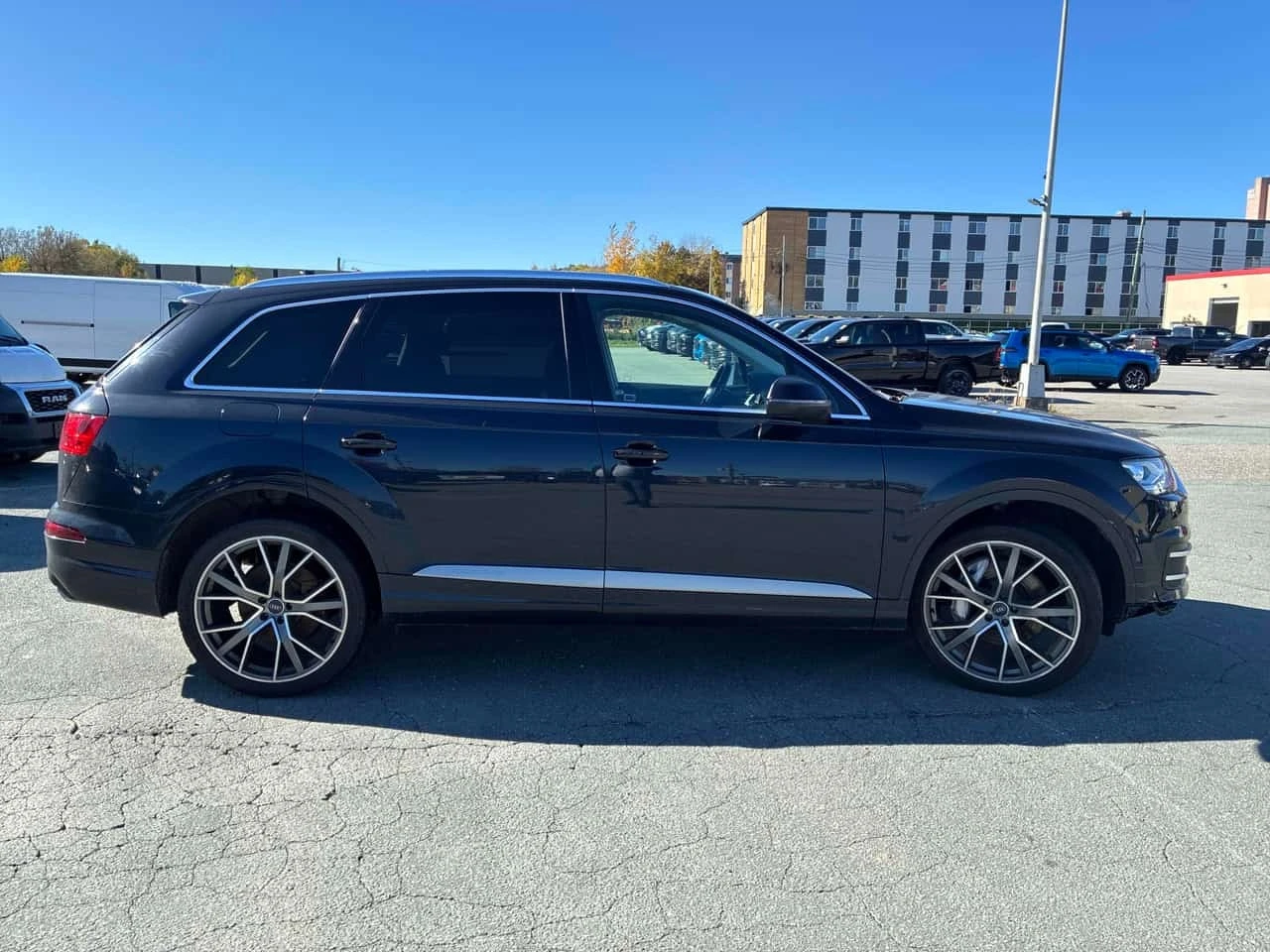 Audi Q7 * 3.0T Progressiv * CARFAX * ����� �� ����������� | Mobile.bg � ����������� 4