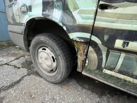 Ford Transit БЕЗ РЕГИСТРАЦИЯ-ДЕРЕСТРИРАН ЗА ЧАСТИ, снимка 3