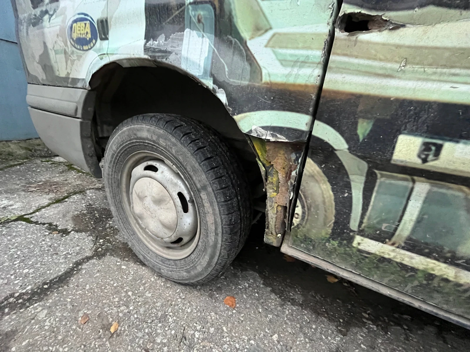 Ford Transit БЕЗ РЕГИСТРАЦИЯ-ДЕРЕСТРИРАН ЗА ЧАСТИ - изображение 3