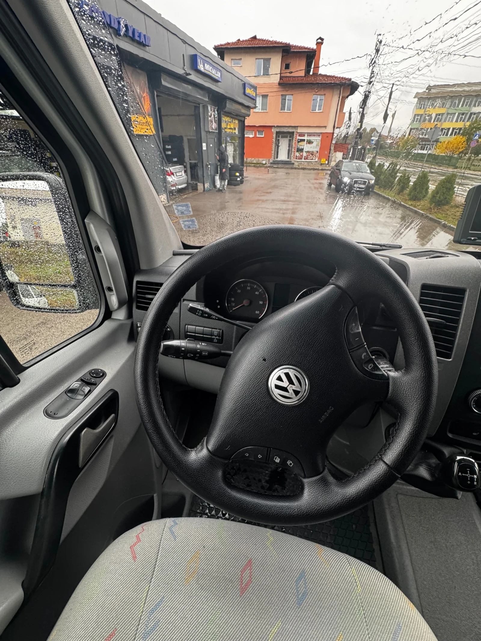 VW Crafter, снимка 7 - Бусове и автобуси - 53872049