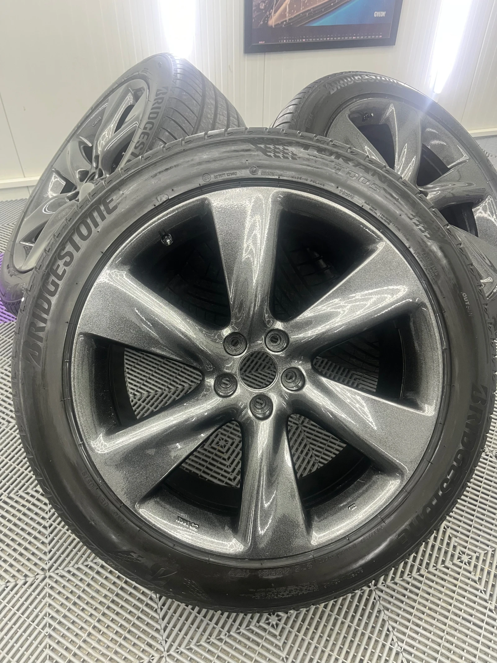 ���� � ������ 275/45R21 �� Infiniti QX70 | Mobile.bg � ����������� 2