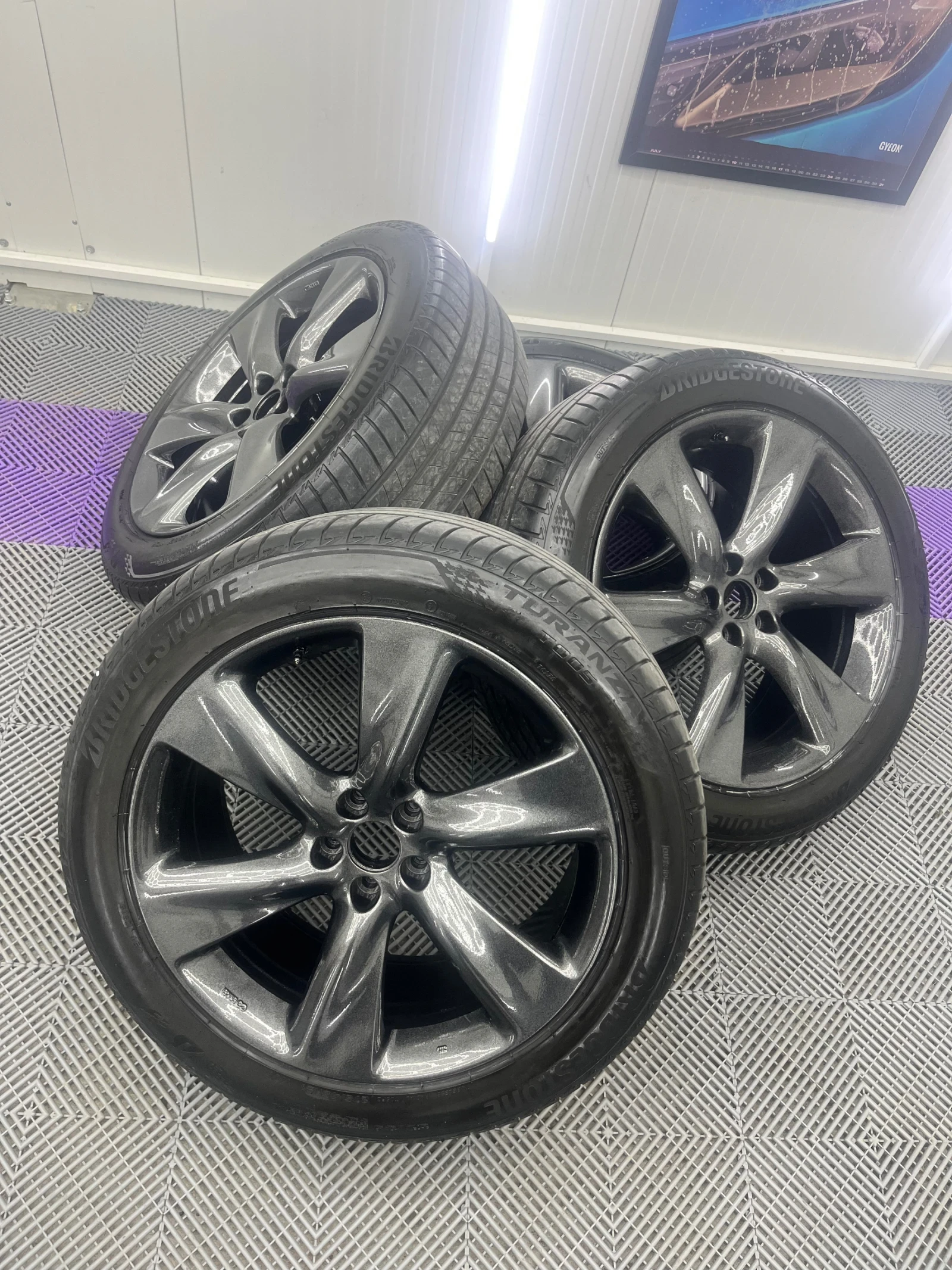 ���� � ������ 275/45R21 �� Infiniti QX70 | Mobile.bg � ����������� 1