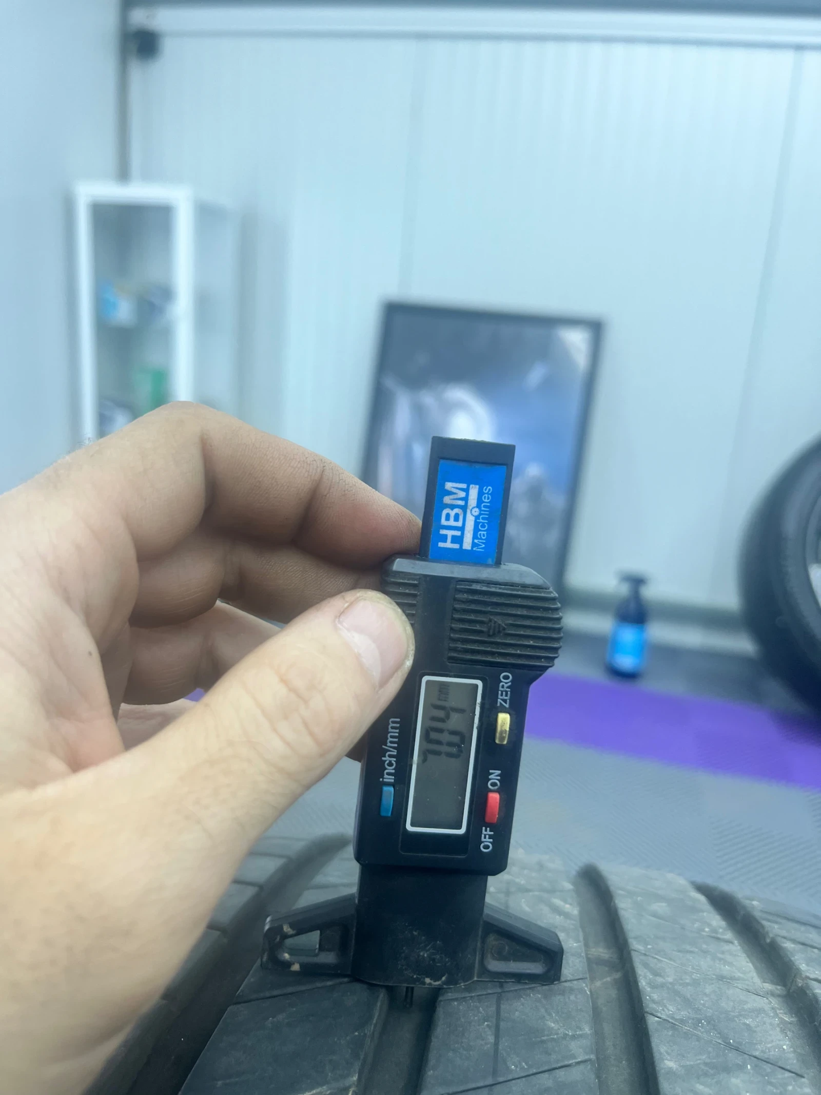 ���� � ������ 275/45R21 �� Infiniti QX70 | Mobile.bg � ����������� 6