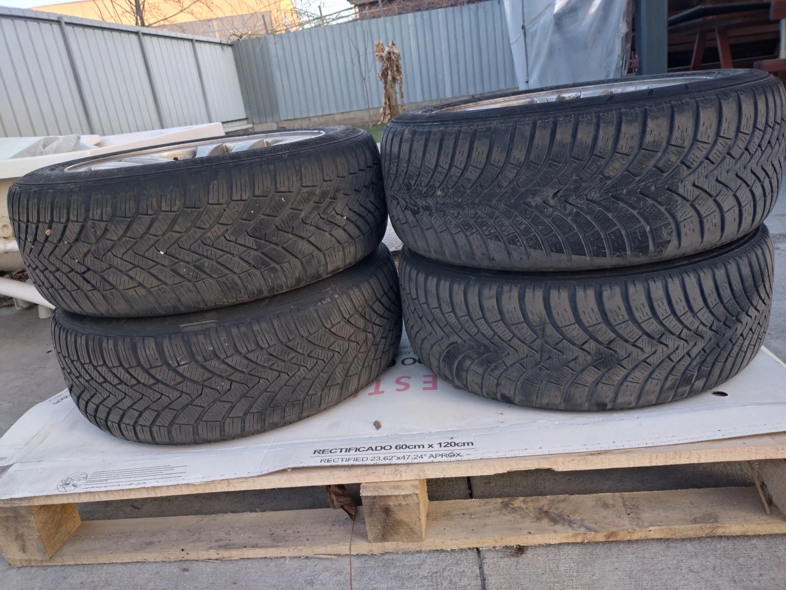 Гуми с джанти Continental 205/55R16, снимка 2 - Гуми и джанти - 54600151