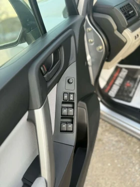 Subaru Forester 2.5i 4x4 perfektna, снимка 10