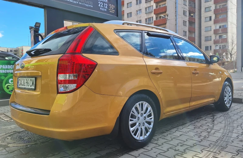 Kia Ceed, снимка 3 - Автомобили и джипове - 48367938