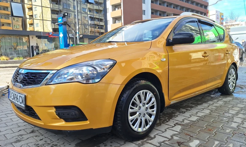 Kia Ceed, снимка 2 - Автомобили и джипове - 48367938