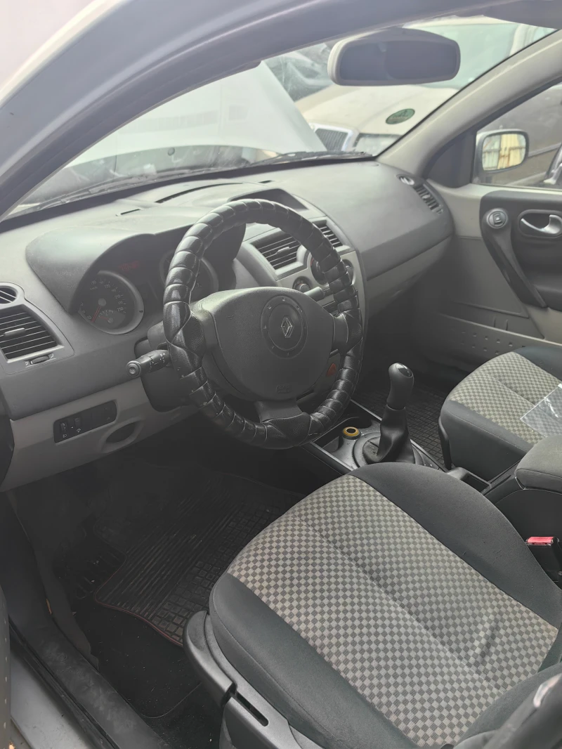 Renault Megane, снимка 10 - Автомобили и джипове - 48688282