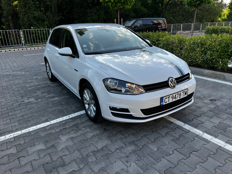 VW Golf Keyless* ACC* LOUNGE* Camera* * , снимка 2 - Автомобили и джипове - 52318879