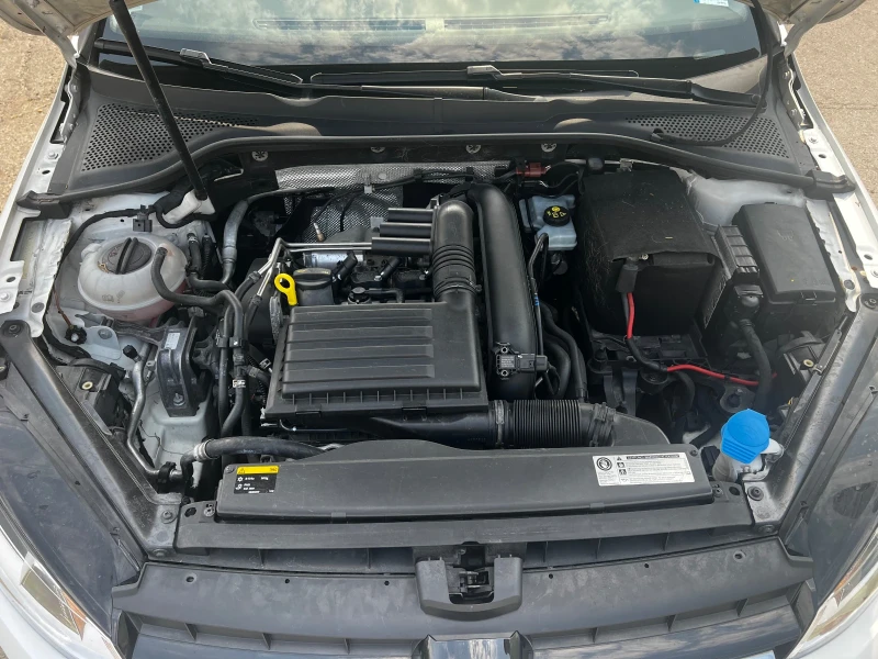 VW Golf Keyless* ACC* LOUNGE* Camera* * , снимка 13 - Автомобили и джипове - 52318879