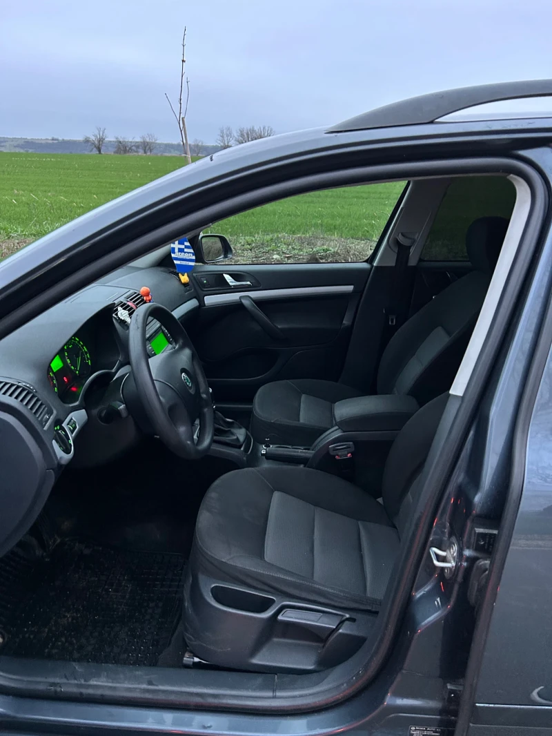 Skoda Octavia, снимка 6 - Автомобили и джипове - 52680669