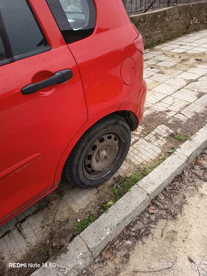 Mazda 2, снимка 8 - Автомобили и джипове - 52918377