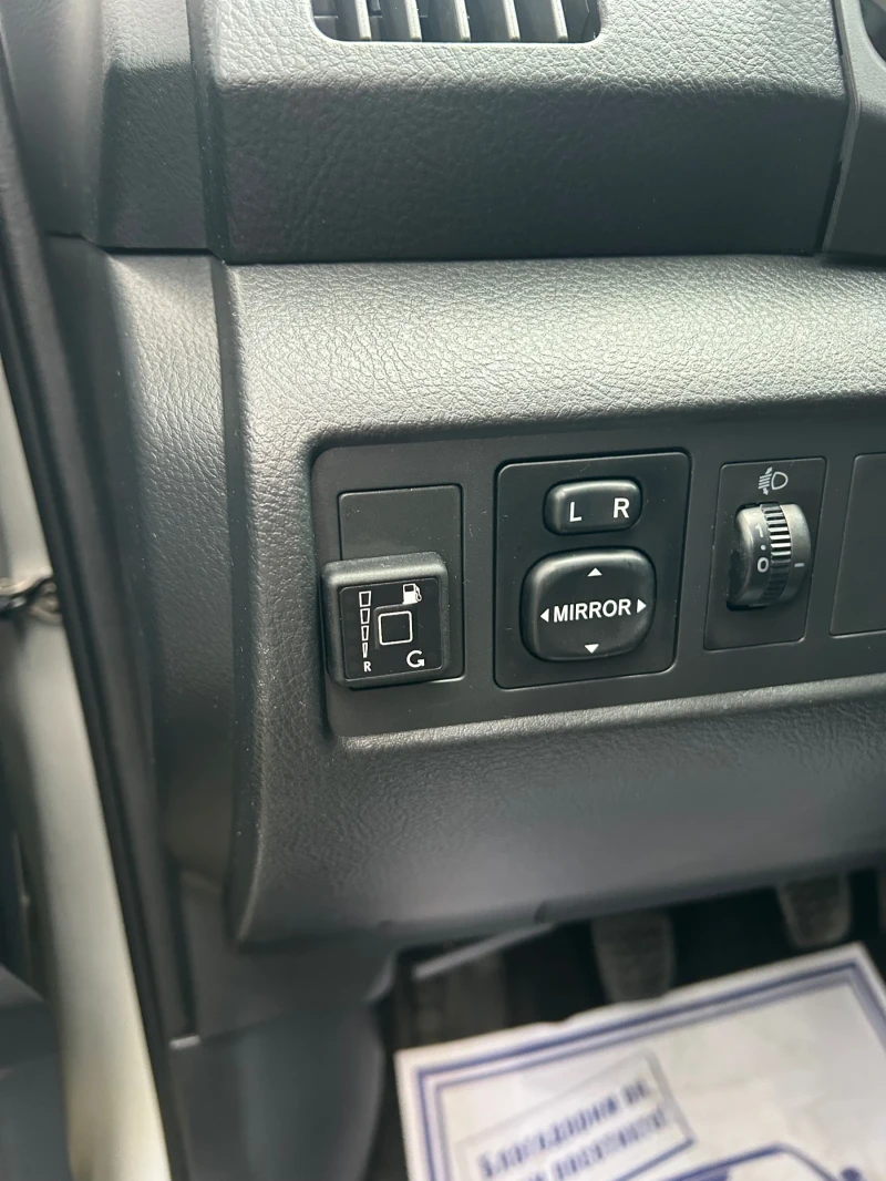 Toyota Corolla verso 1.8 VVT-I ГАЗ! 7 Места! Отлична!, снимка 15 - Автомобили и джипове - 53188539