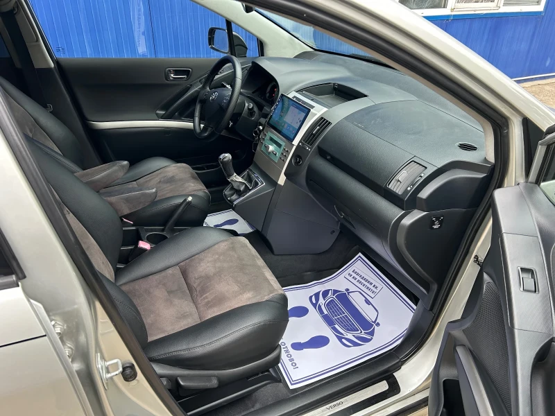 Toyota Corolla verso 1.8 VVT-I ГАЗ! 7 Места! Отлична!, снимка 14 - Автомобили и джипове - 53188539