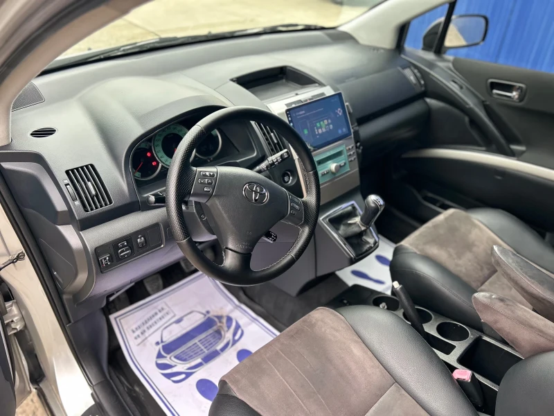 Toyota Corolla verso 1.8 VVT-I ГАЗ! 7 Места! Отлична!, снимка 8 - Автомобили и джипове - 53188539