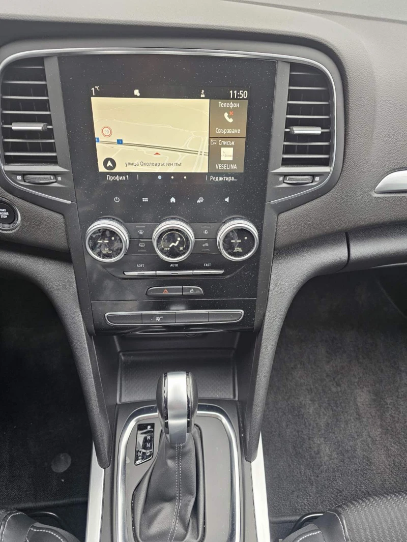 Renault Megane 1.3 TCe 140 EDC, снимка 9 - Автомобили и джипове - 53211484