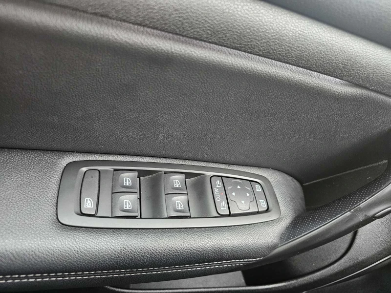 Renault Megane 1.3 TCe 140 EDC, снимка 12 - Автомобили и джипове - 53211484