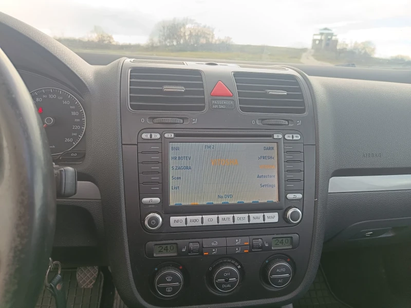 VW Golf, снимка 8 - Автомобили и джипове - 53584471