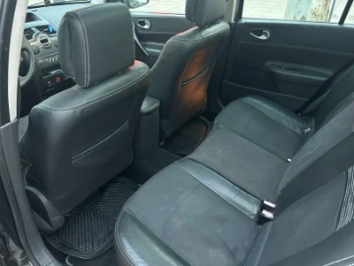 Renault Megane 1.5, снимка 4 - Автомобили и джипове - 53646795