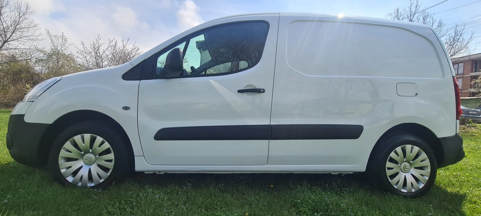 Citroen Berlingo 1.6HDI NAVI/КLIMA/PARKTRONIK/Bluetooth - изображение 4