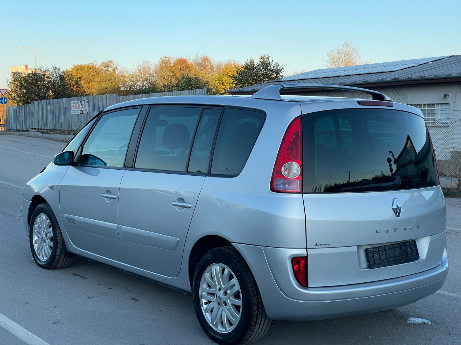 Renault Espace 2.2DCI 150к.с. ПАНОРАМА, КОЖА, ОБСЛУЖЕН АНГРЕНАЖ  - изображение 4