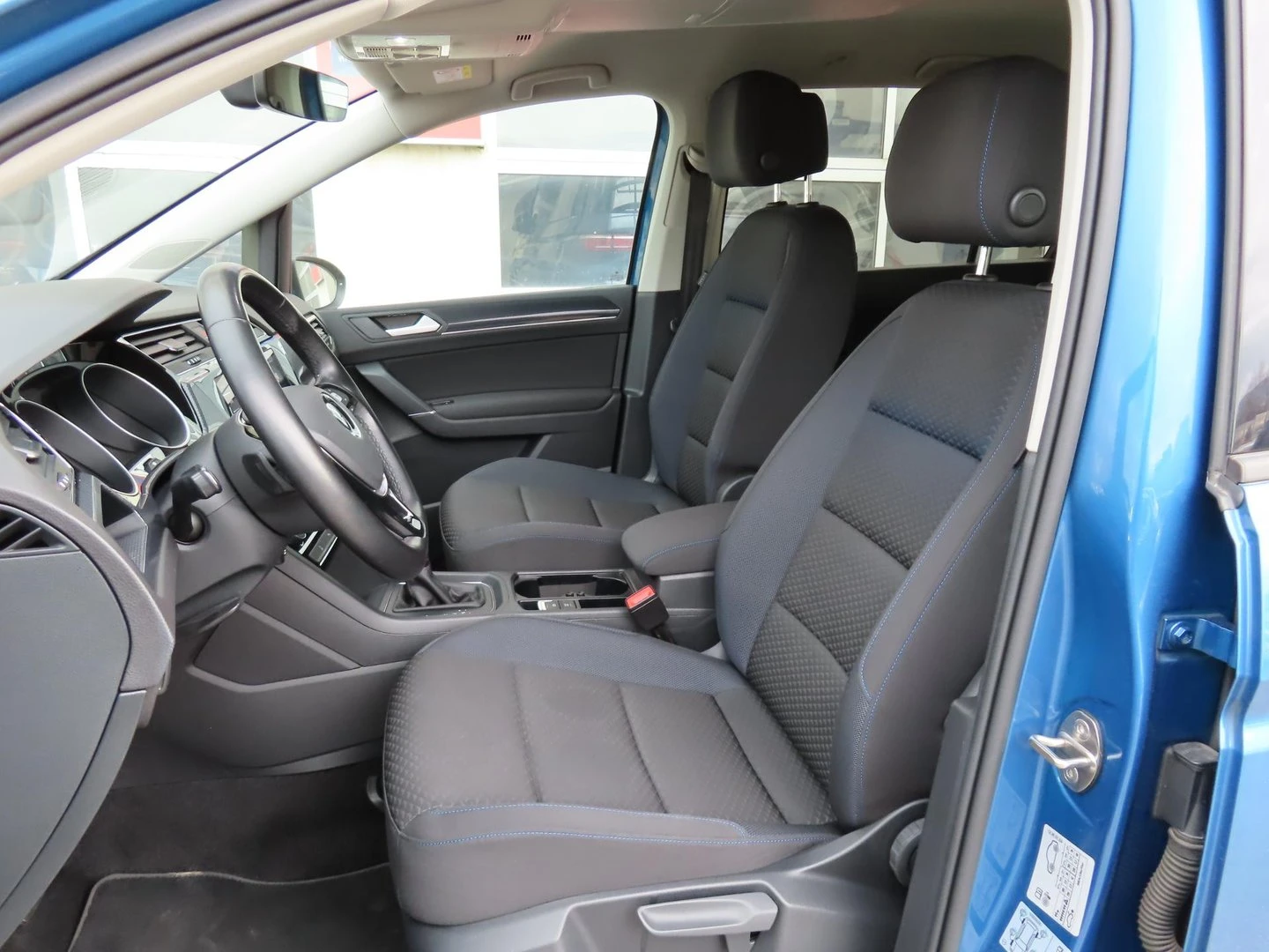 VW Touran Comfortline 2.0TDI SCR BMT DSG - изображение 4