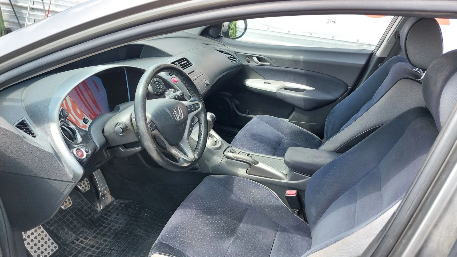 Honda Civic 1.8 I-VTEC - изображение 9