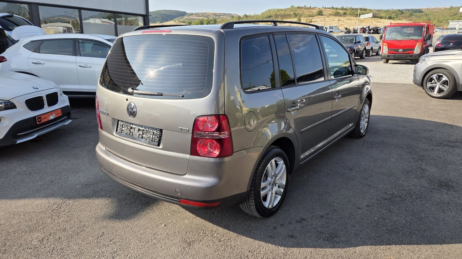 VW Touran 1, 9TDI/ АВТОМАТИК/ 7 МЕСТА - изображение 4