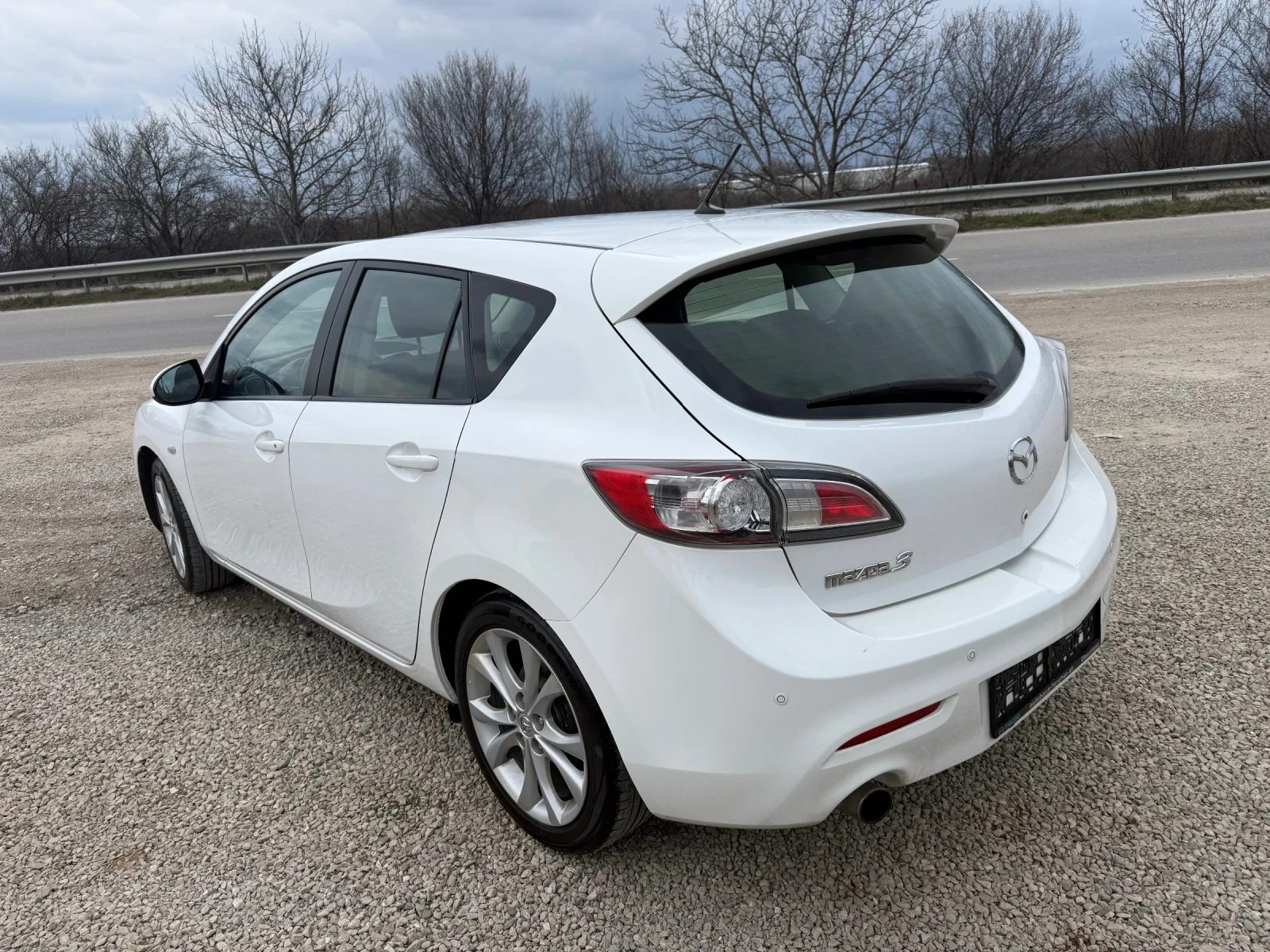 Mazda 3 1.6 TD 116 k.с. УНИКАТ ЕВРО 5, снимка 9 - Автомобили и джипове - 53917942