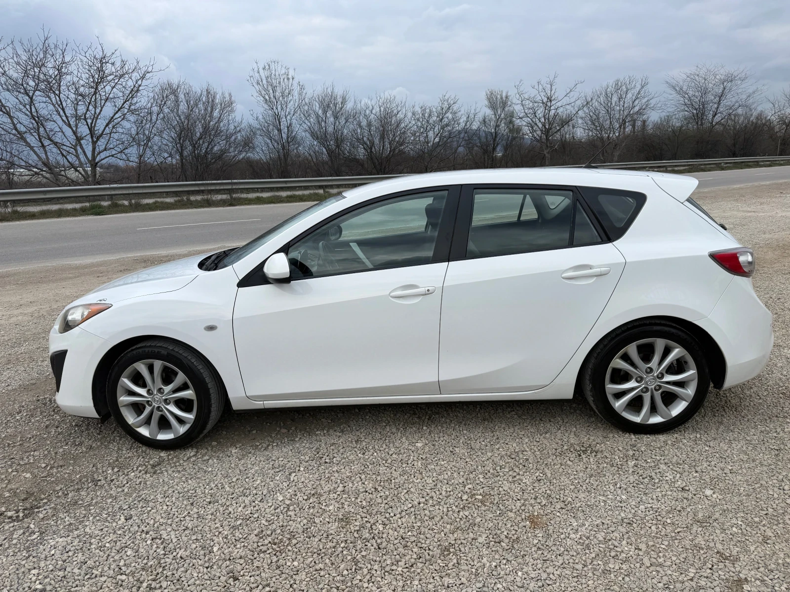 Mazda 3 1.6 TD 116 k.с. УНИКАТ ЕВРО 5, снимка 8 - Автомобили и джипове - 53917942
