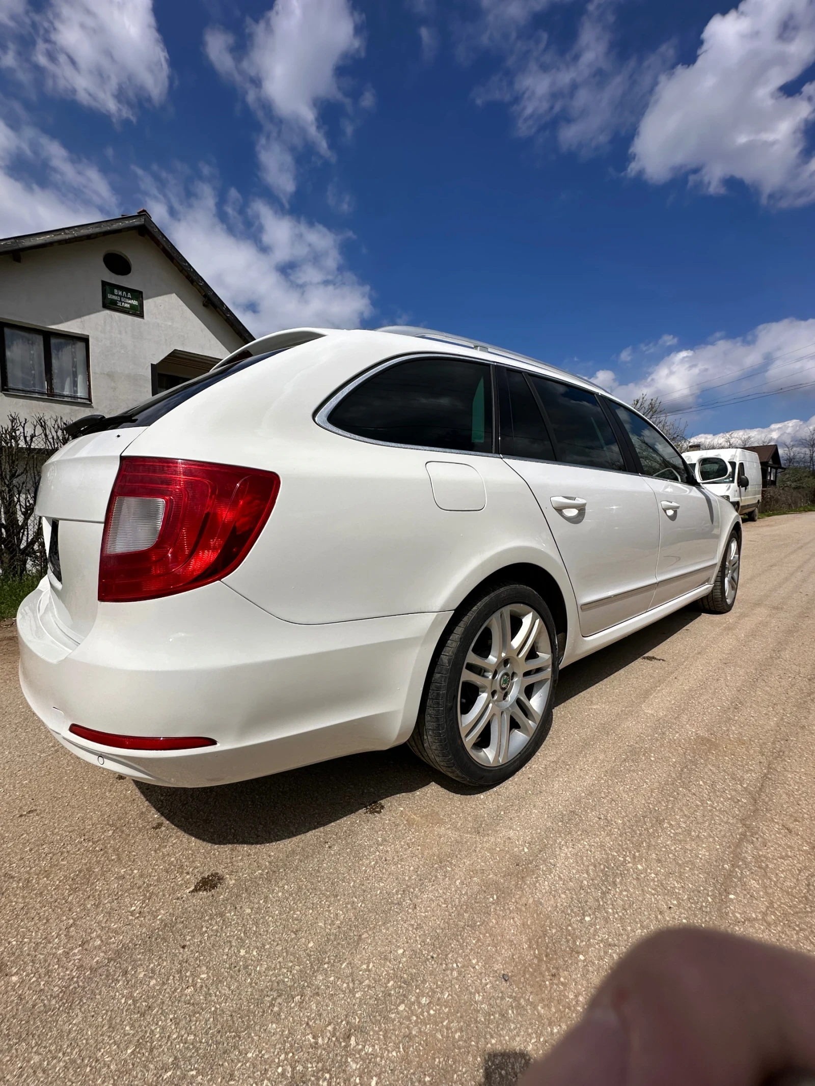 Skoda Superb, снимка 6 - Автомобили и джипове - 54157439