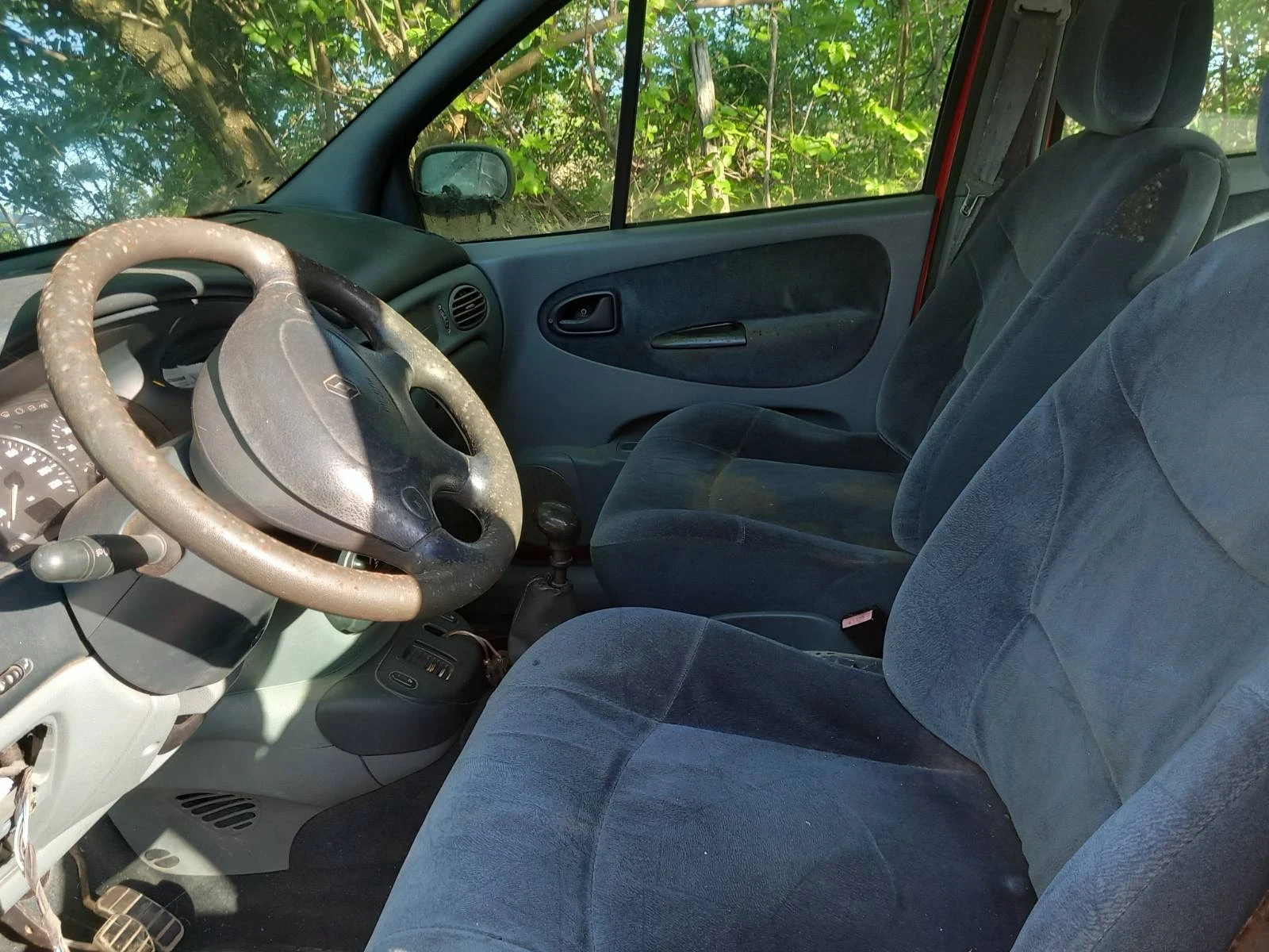 Renault Scenic, снимка 17 - Автомобили и джипове - 54443528