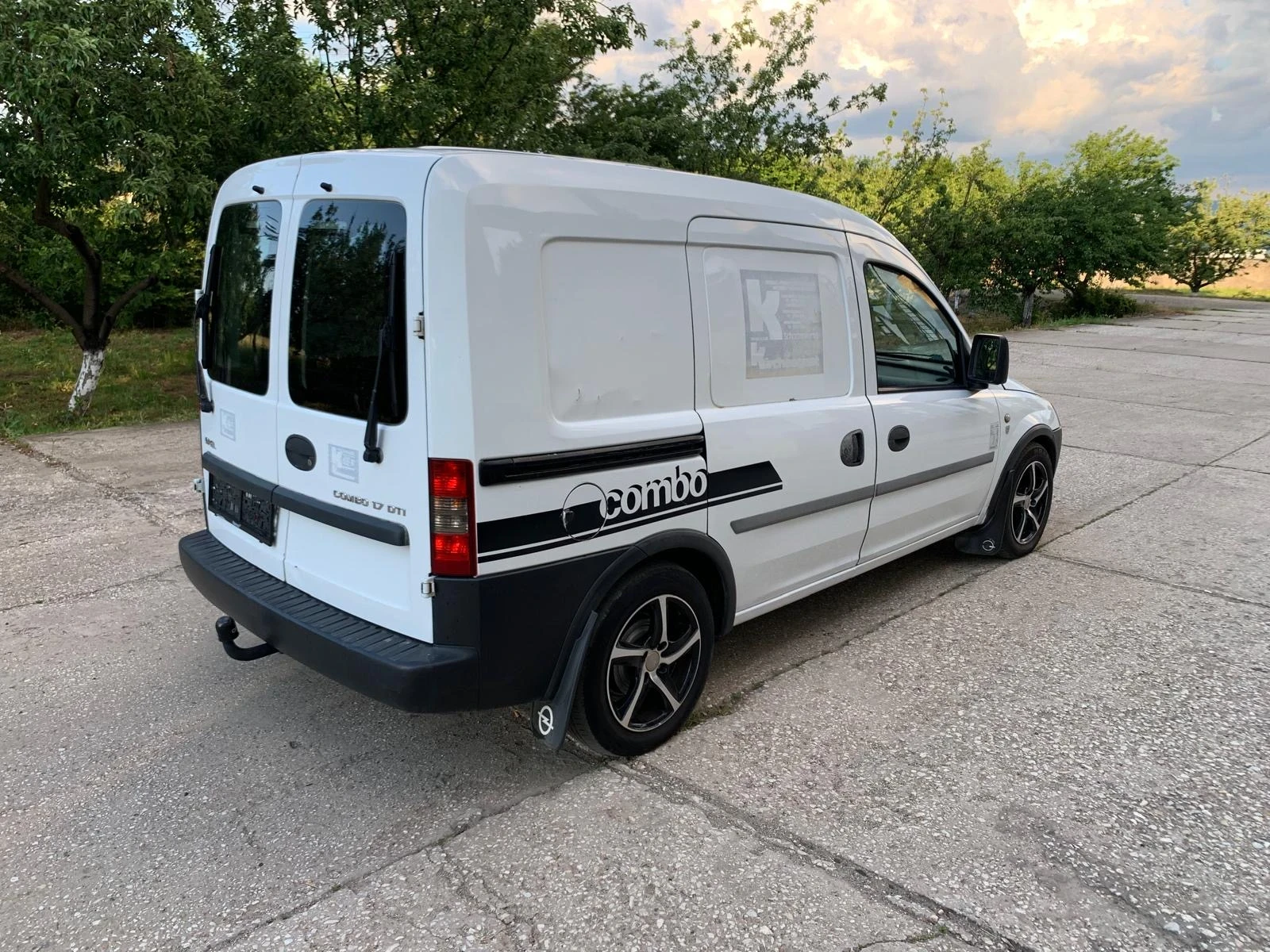 Opel Combo 1.7 Isuzo 55kW, снимка 5 - Автомобили и джипове - 54825596