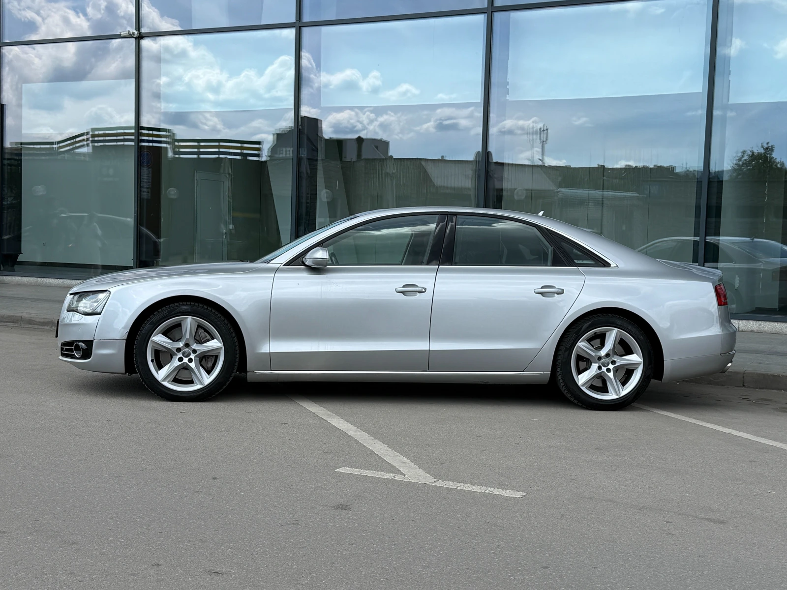 Audi A8 6 МЕСЕЦА ГАРАНЦИЯ/4.2TDI 351к.с. Всички Екстри, снимка 2 - Автомобили и джипове - 54924150
